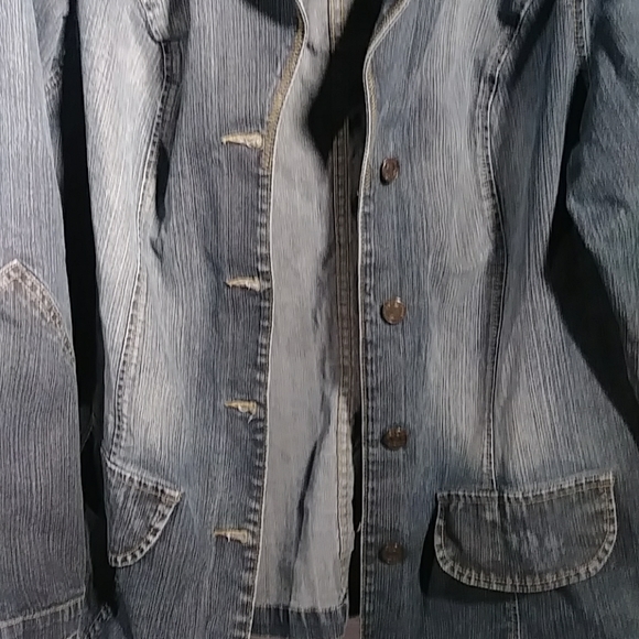 Blue Jean Faded Blazier - Picture 5 of 8